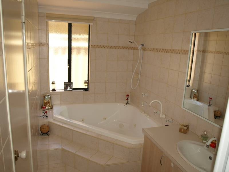 3 CARBINE WAY, Munster WA 6166