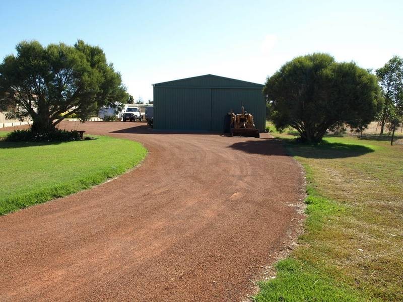 33 BARIP PLACE, Oakford WA 6121