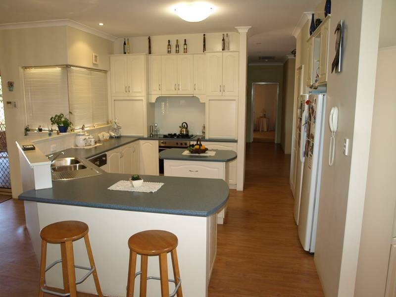 33 BARIP PLACE, Oakford WA 6121