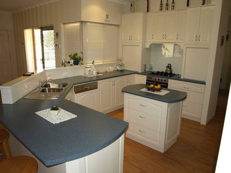 33 BARIP PLACE, Oakford WA 6121