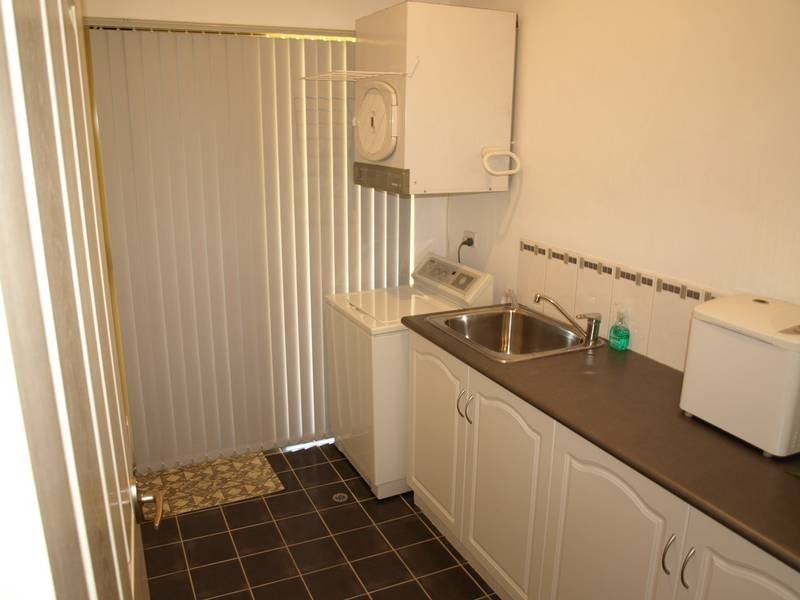 33 BARIP PLACE, Oakford WA 6121