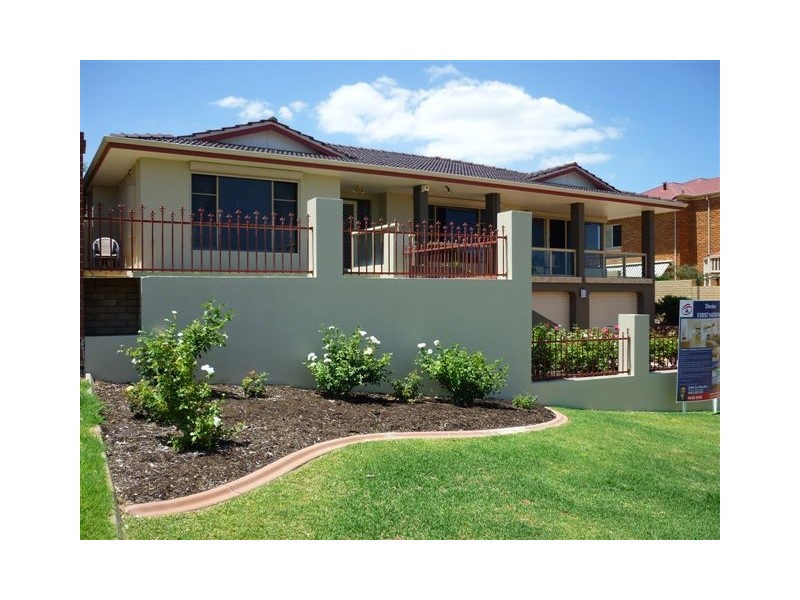 5 PARAKEET WAY, Coogee WA 6166