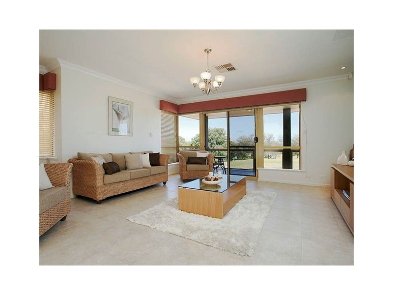 5 PARAKEET WAY, Coogee WA 6166