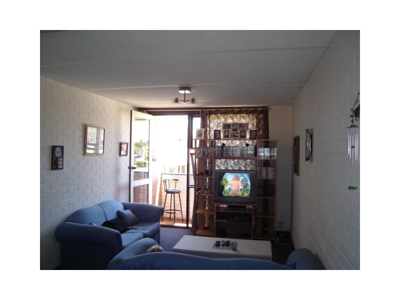 24/221 Clontarf Road, Hamilton Hill WA 6163