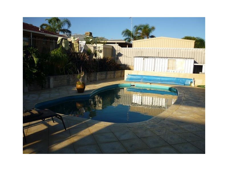 47 Barrington Street, Munster WA 6166