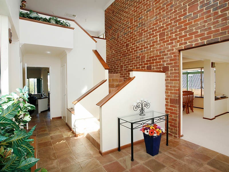 52 Castellon Crest, Coogee WA 6166