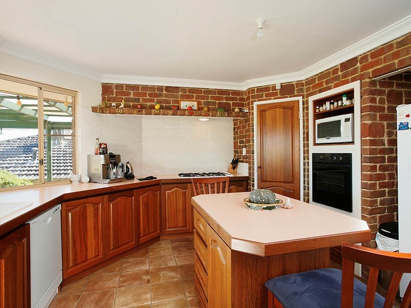 52 Castellon Crest, Coogee WA 6166