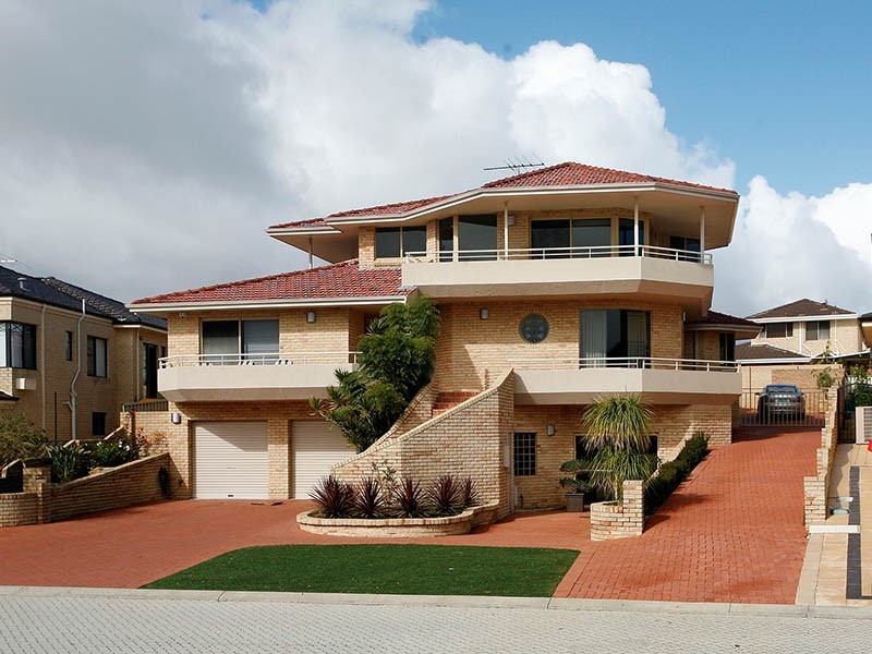 16 Motril Avenue, Coogee WA 6166