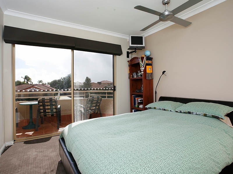 16 Motril Avenue, Coogee WA 6166