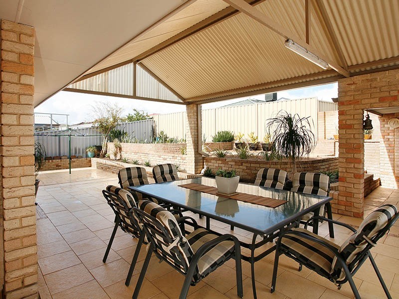 16 Motril Avenue, Coogee WA 6166