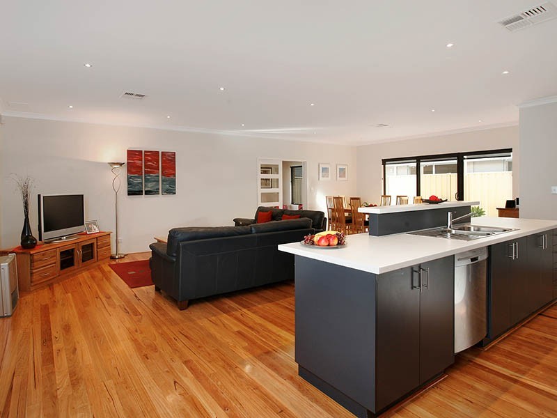 33 Suttor Drive, Success WA 6164