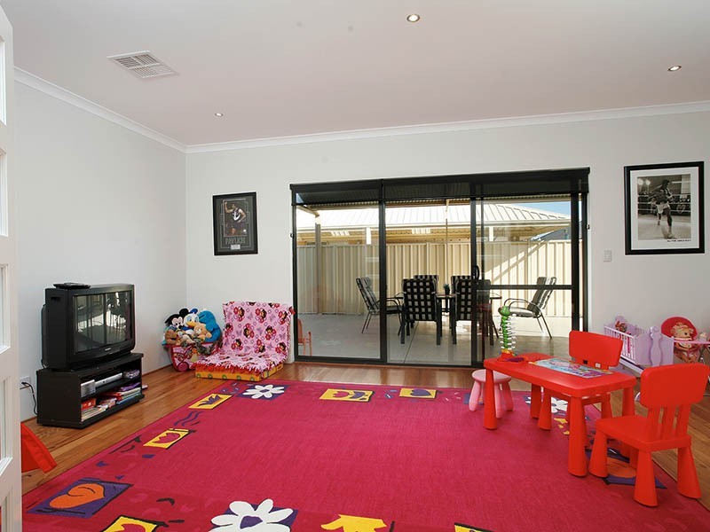 33 Suttor Drive, Success WA 6164