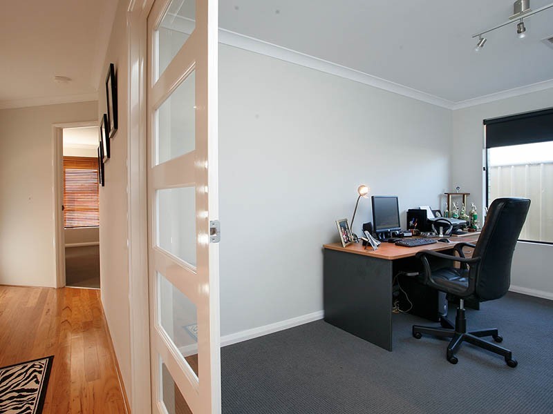 33 Suttor Drive, Success WA 6164