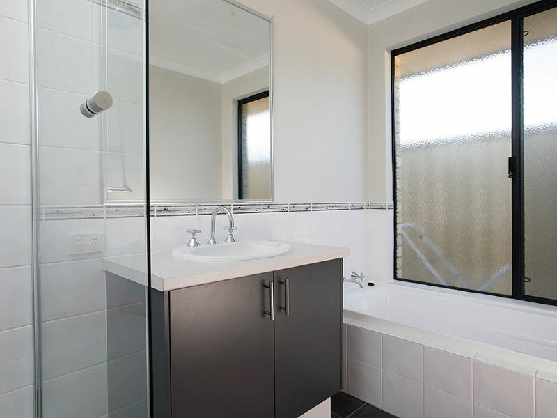 33 Suttor Drive, Success WA 6164