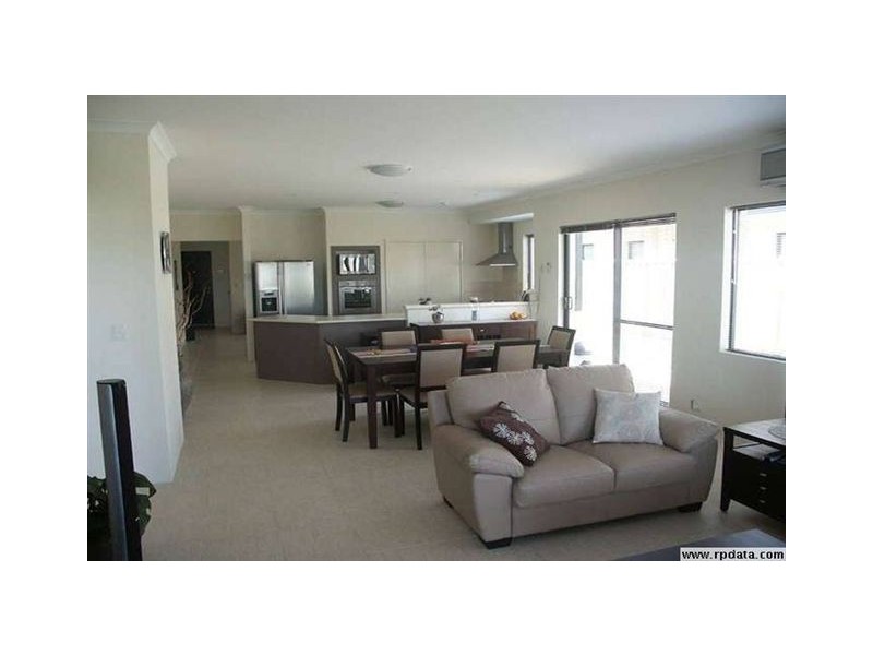 9 Yarra Promenade, Hammond Park WA 6164