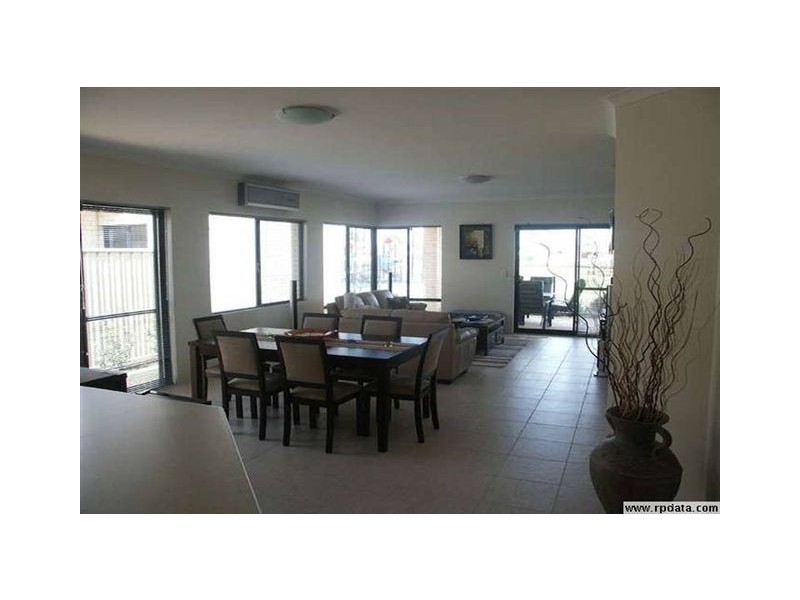 9 Yarra Promenade, Hammond Park WA 6164