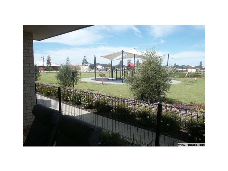 9 Yarra Promenade, Hammond Park WA 6164