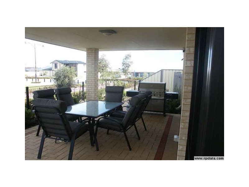 9 Yarra Promenade, Hammond Park WA 6164