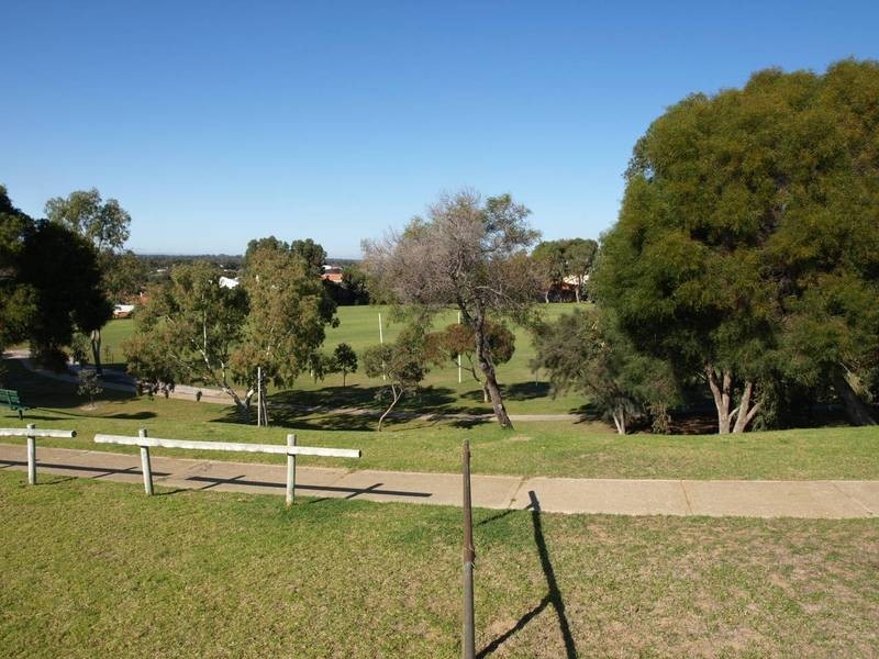 11 TUNIS PLACE, Coogee WA 6166