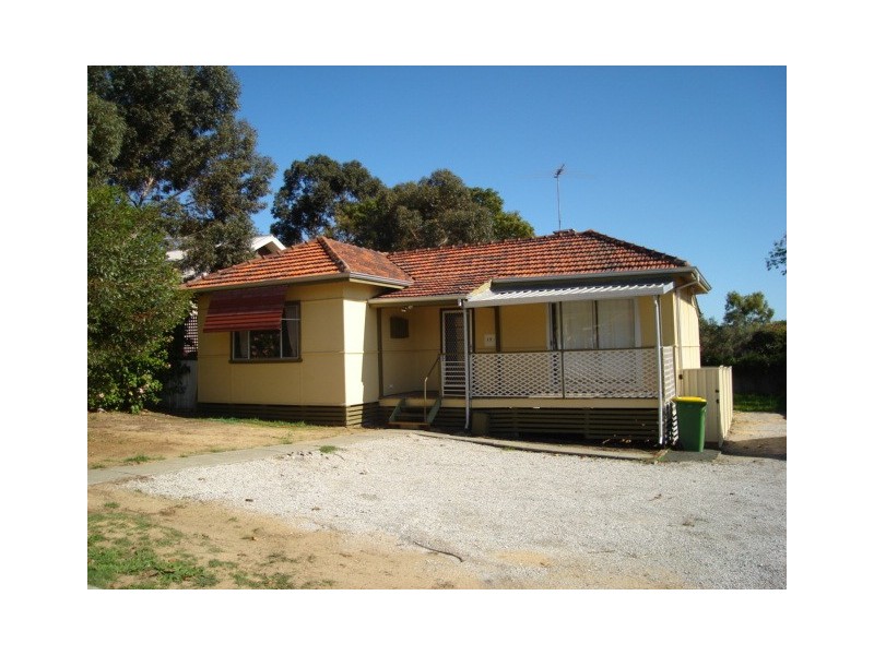 17 Collick Street, Hilton WA 6163
