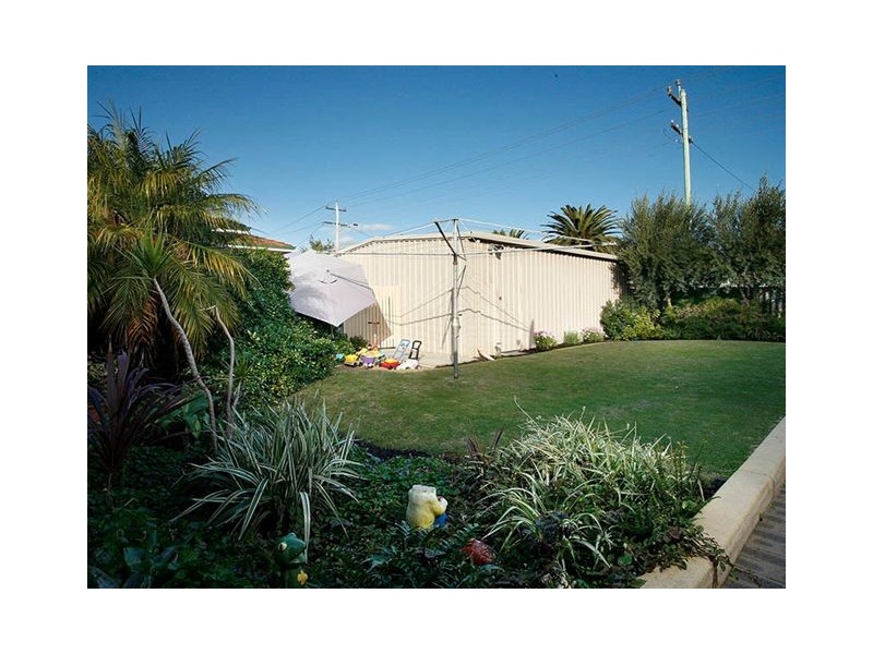 8 Amberley Way, Hamilton Hill WA 6163