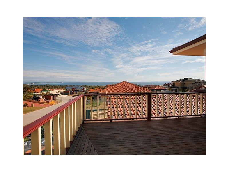 25 Careening Way, Coogee WA 6166