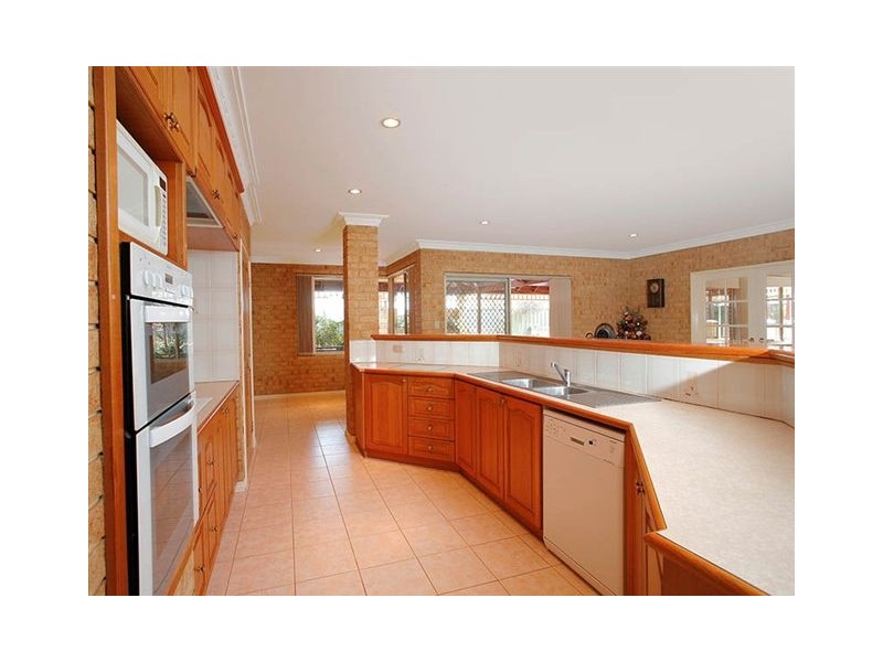 25 Careening Way, Coogee WA 6166
