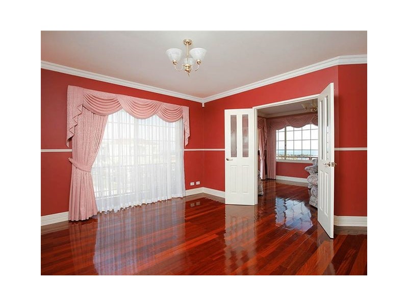 25 Careening Way, Coogee WA 6166
