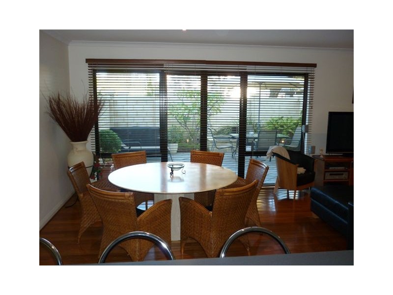 1/6 Jane Road, Applecross WA 6153