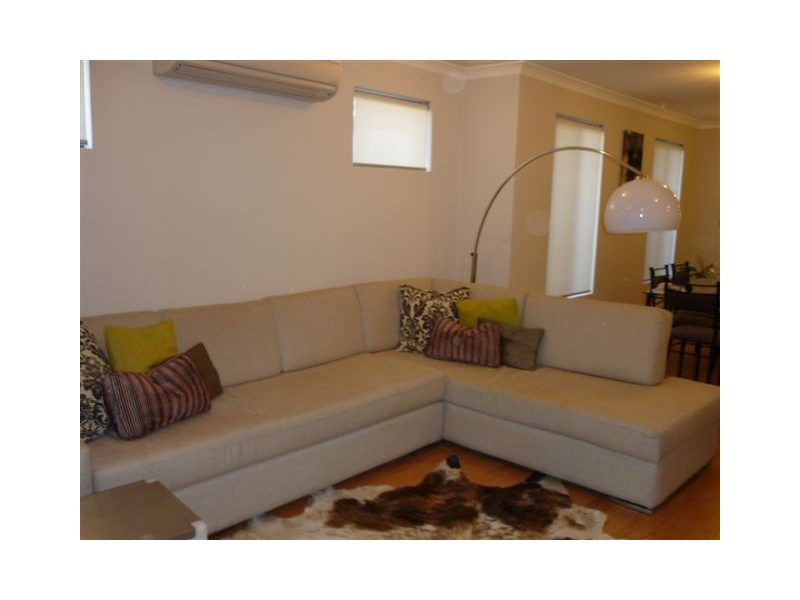 1/17 Pearson Drive, Success WA 6164