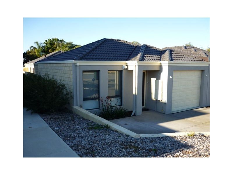 1/17 Pearson Drive, Success WA 6164
