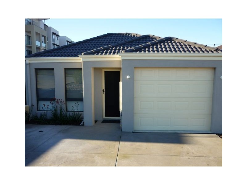 1/17 Pearson Drive, Success WA 6164
