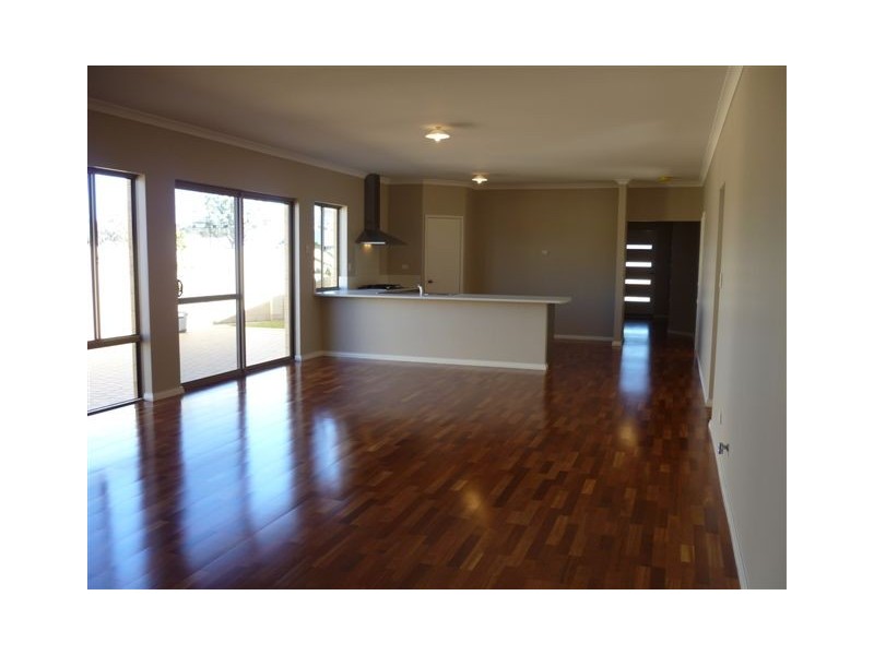 2 Suttor Drive, Success WA 6164