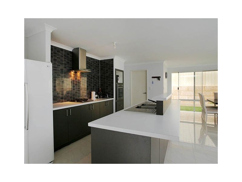 28 Gordona Parade, Beeliar WA 6164