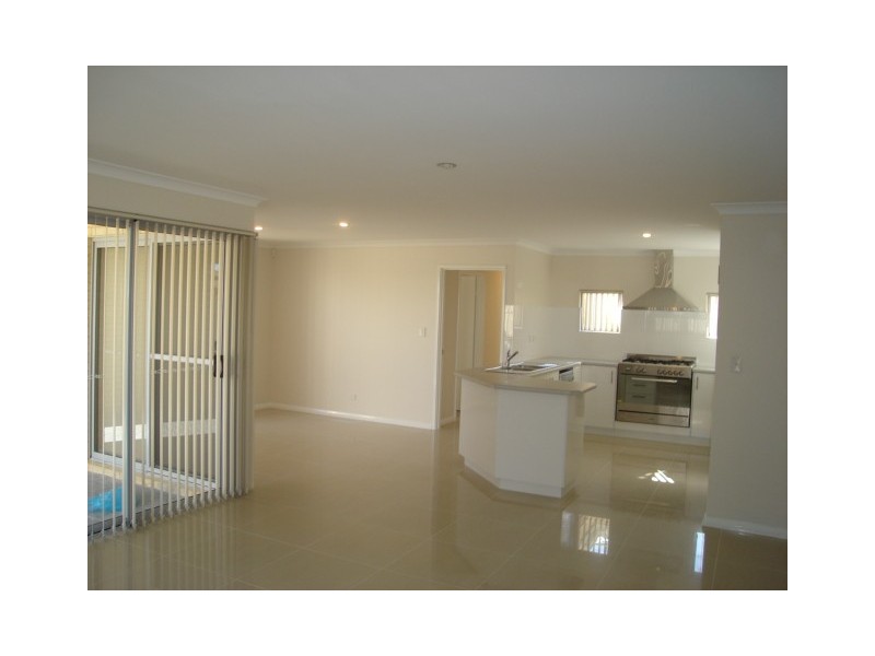 8A Spruce Terrace, Aubin Grove WA 6164