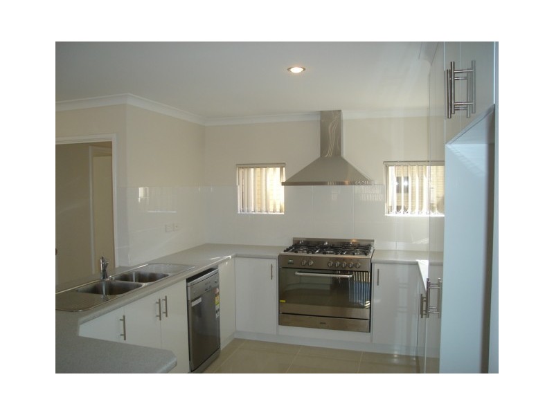 8A Spruce Terrace, Aubin Grove WA 6164