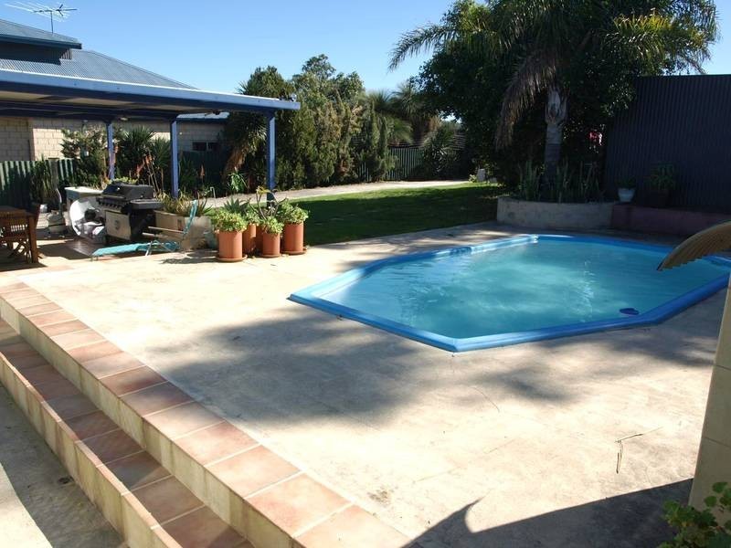 12 NINEHAM AVE, Spearwood WA 6163