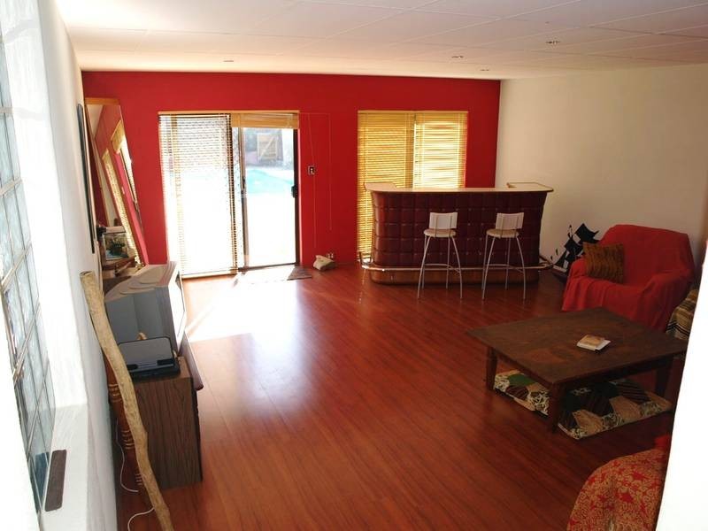 12 NINEHAM AVE, Spearwood WA 6163
