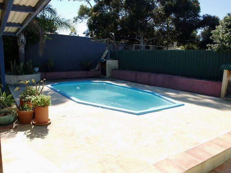 12 NINEHAM AVE, Spearwood WA 6163