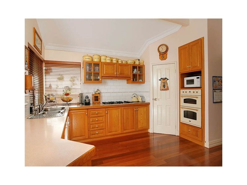 4 Henrietta Court, Coogee WA 6166