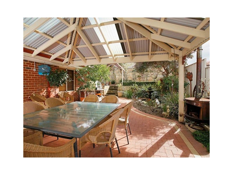 4 Henrietta Court, Coogee WA 6166
