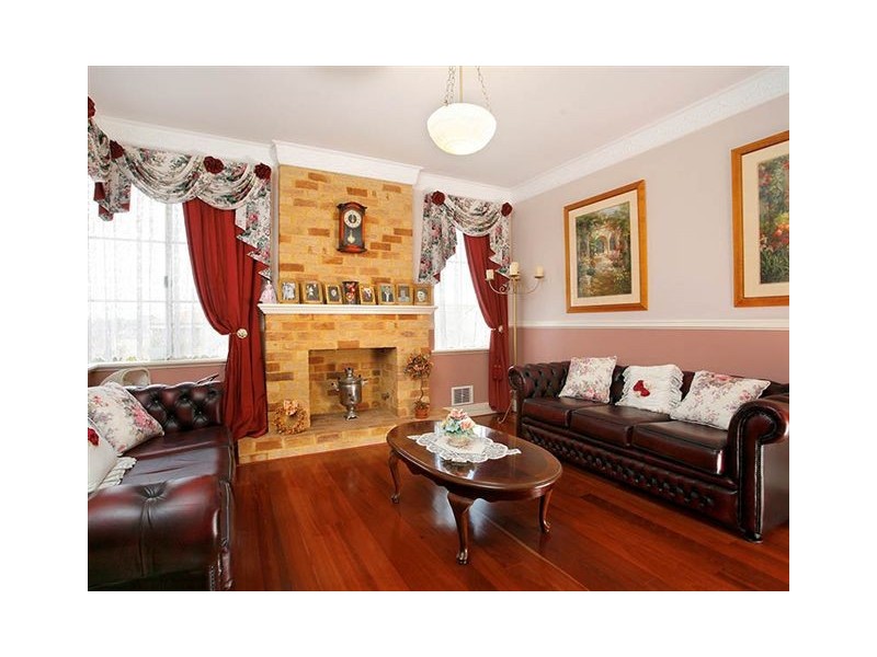 4 Henrietta Court, Coogee WA 6166