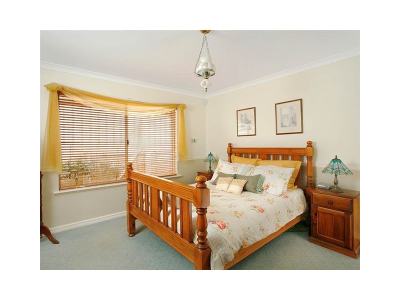 4 Henrietta Court, Coogee WA 6166
