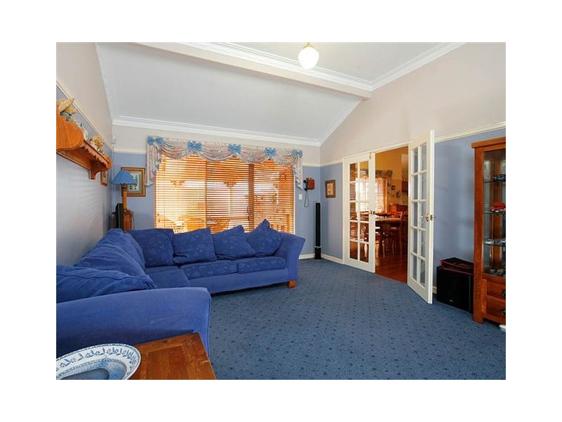 4 Henrietta Court, Coogee WA 6166