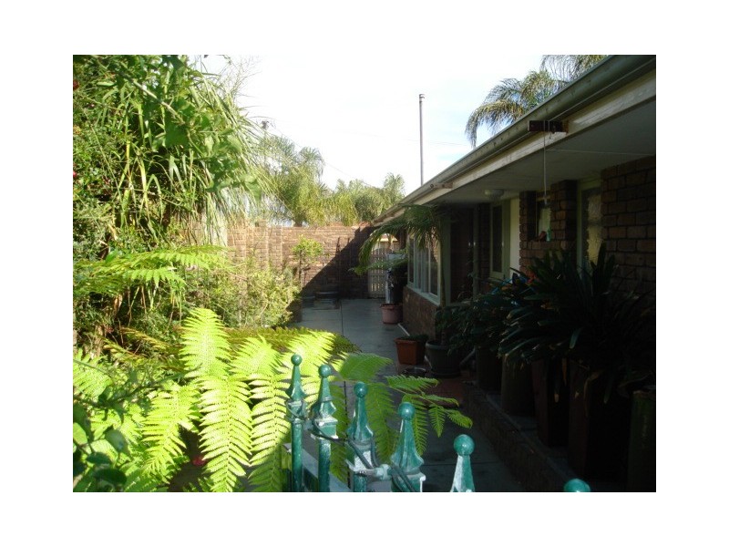 28 Leaside Way, Spearwood WA 6163