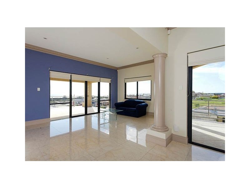 3 Cyprus Court, Coogee WA 6166