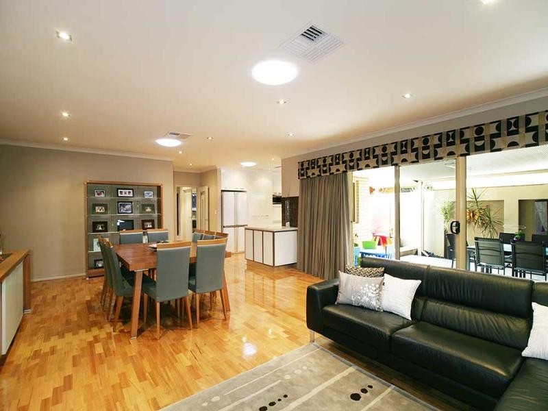62 CASTELLON CR, Coogee WA 6166