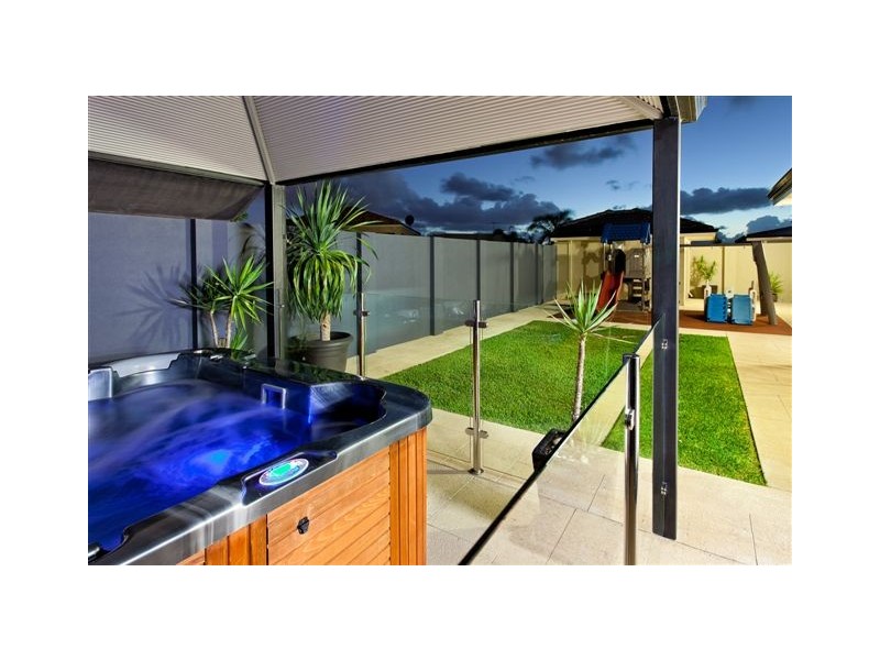 62 CASTELLON CR, Coogee WA 6166