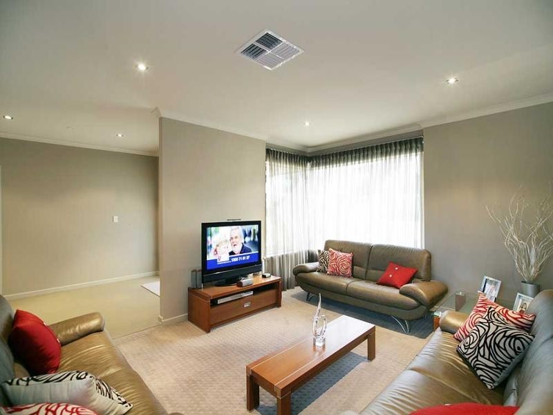 62 CASTELLON CR, Coogee WA 6166