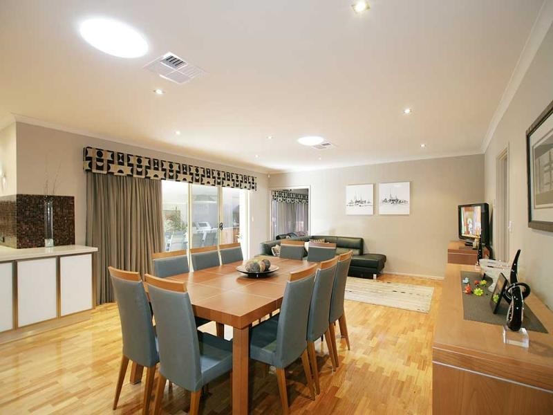62 CASTELLON CR, Coogee WA 6166